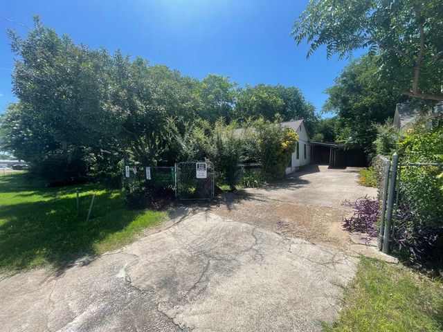611 Crestside Drive, Duncanville, TX 75137