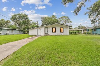 505 Winding Way Street, Lake Jackson, TX 77566
