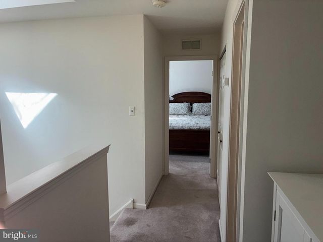 566 APPLEWOOD CT, Upper Chichester, PA 19014