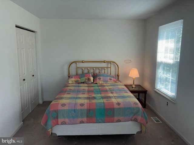 566 APPLEWOOD CT, Upper Chichester, PA 19014