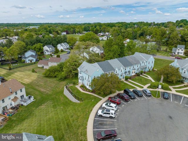 566 APPLEWOOD CT, Upper Chichester, PA 19014