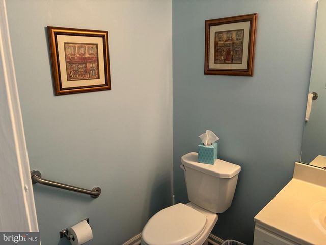 566 APPLEWOOD CT, Upper Chichester, PA 19014