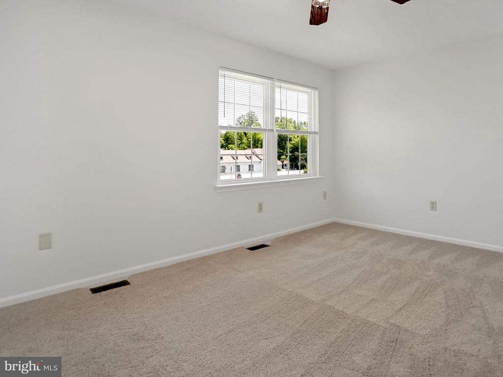 Image 19 of property listing at 3932 NORTHGATE PL, Waldorf, MD 20602