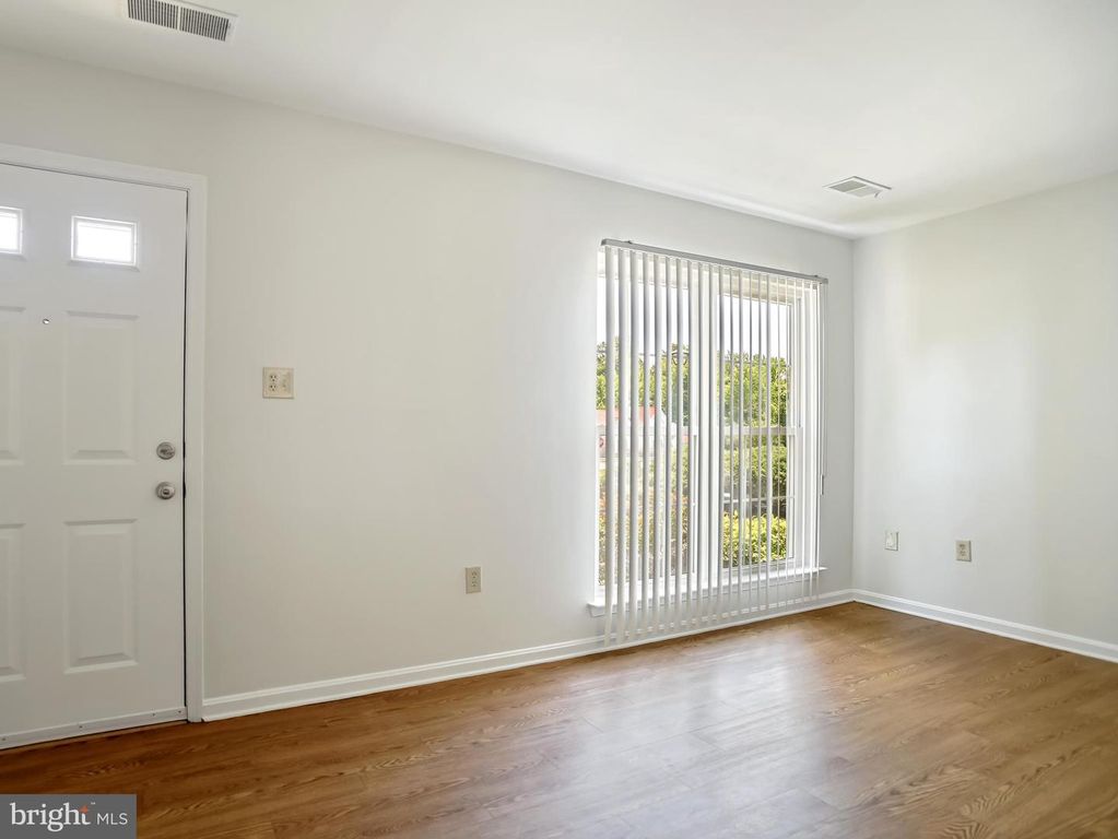Image 6 of property listing at 3932 NORTHGATE PL, Waldorf, MD 20602