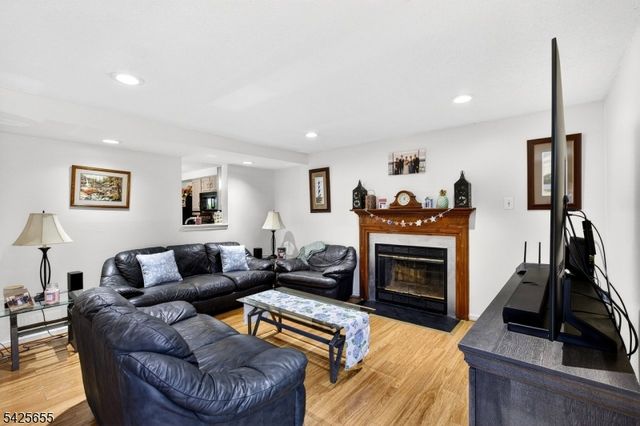 51 Liberty Ln, Franklin Boro, NJ 07416