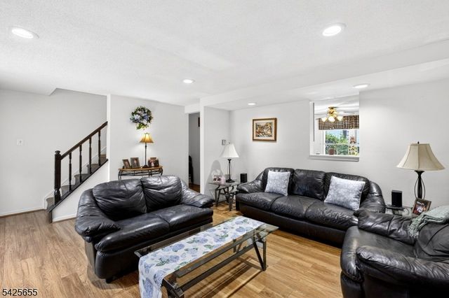 51 Liberty Ln, Franklin Boro, NJ 07416