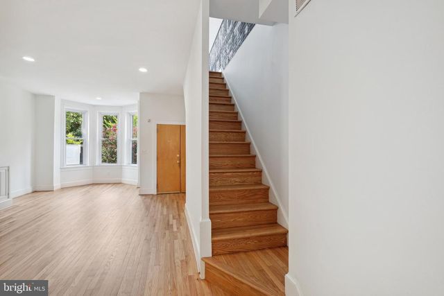 329 CONSTITUTION AVENUE, Washington, DC 20002