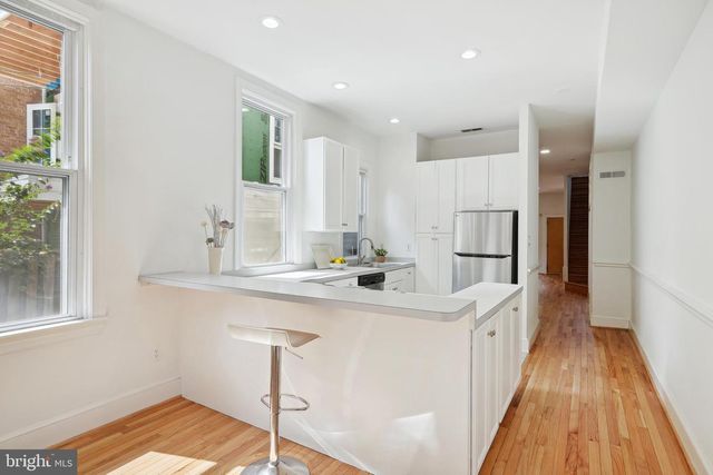 329 CONSTITUTION AVENUE, Washington, DC 20002
