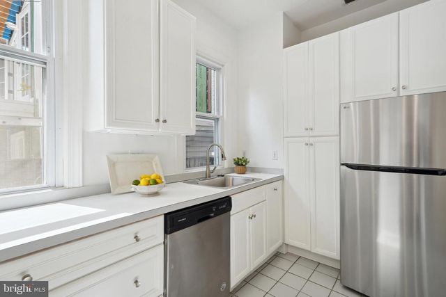 329 CONSTITUTION AVENUE, Washington, DC 20002