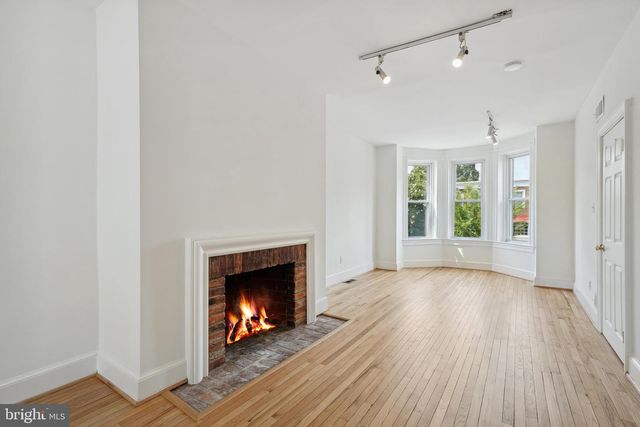 329 CONSTITUTION AVENUE, Washington, DC 20002
