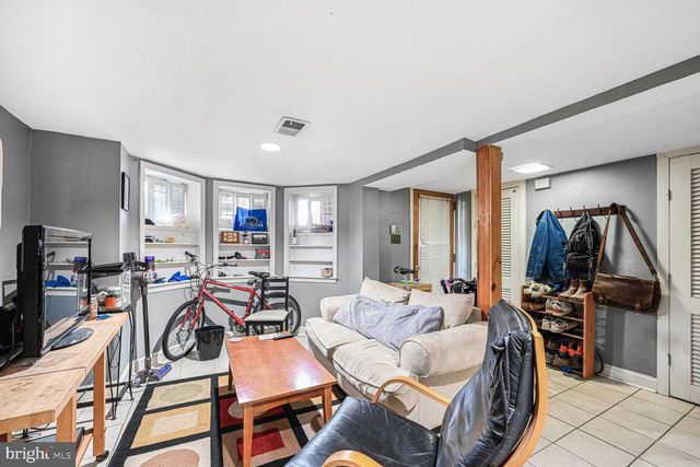 329 CONSTITUTION AVENUE, Washington, DC 20002
