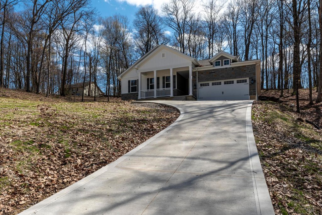 701 Grand View Drive, Howard, OH 43028