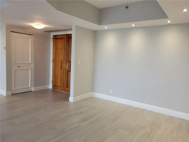 20281 E Country Club Drive E 503, Aventura, FL 33180