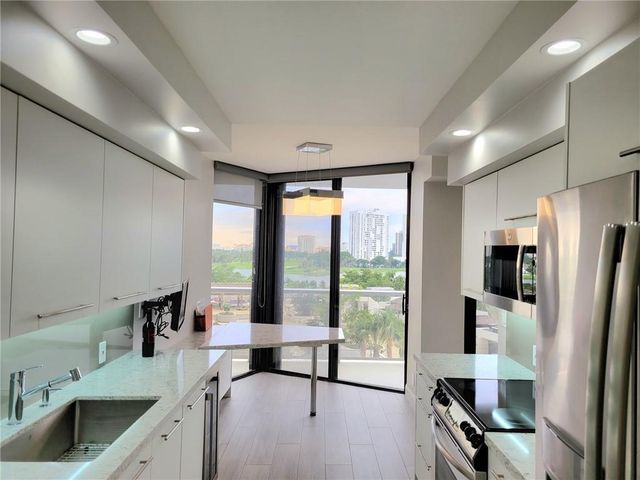 20281 E Country Club Drive E 503, Aventura, FL 33180