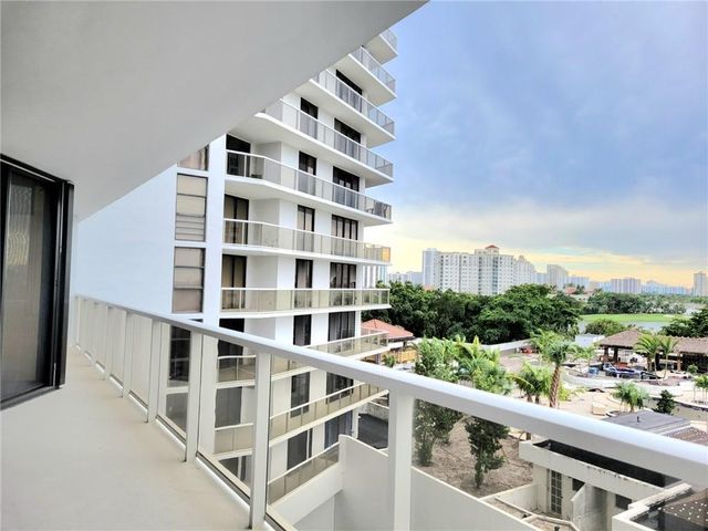 20281 E Country Club Drive E 503, Aventura, FL 33180