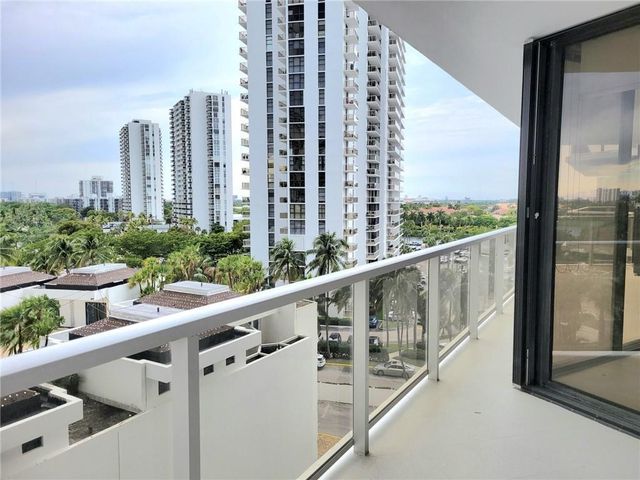 20281 E Country Club Drive E 503, Aventura, FL 33180