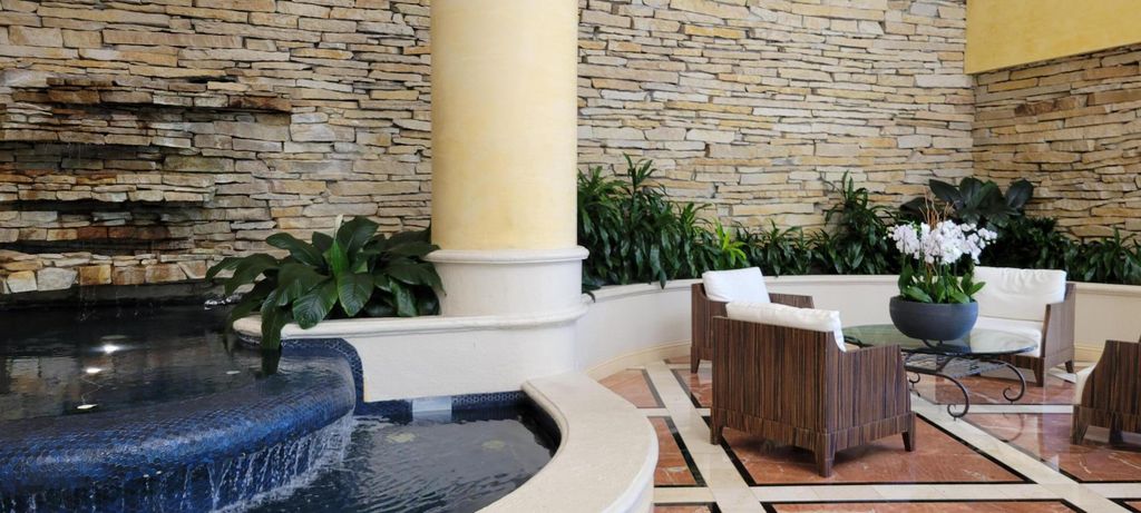 20281 E Country Club Drive E 503, Aventura, FL 33180