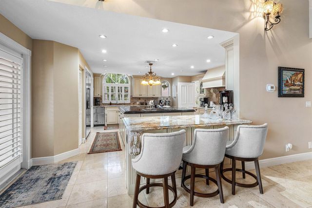 2 FIRESTONE Circle, West Palm Beach, FL 33401