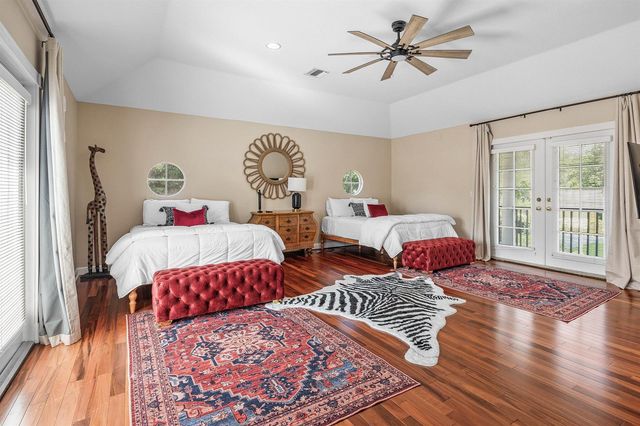 2 FIRESTONE Circle, West Palm Beach, FL 33401