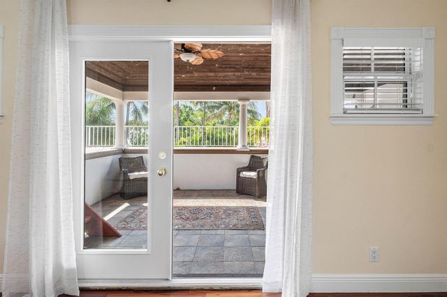 2 FIRESTONE Circle, West Palm Beach, FL 33401