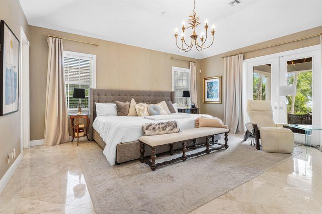 2 FIRESTONE Circle, West Palm Beach, FL 33401