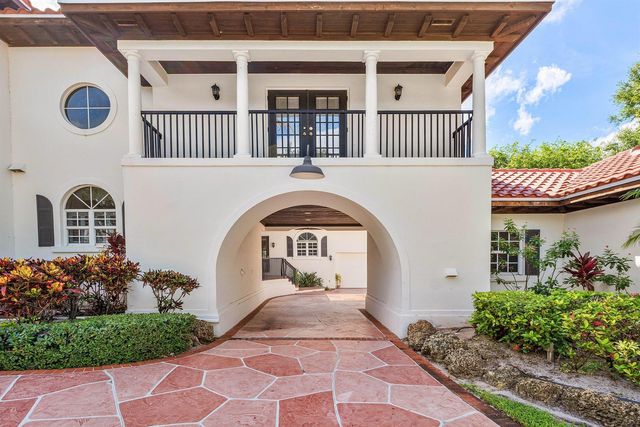 2 FIRESTONE Circle, West Palm Beach, FL 33401
