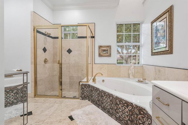 2 FIRESTONE Circle, West Palm Beach, FL 33401