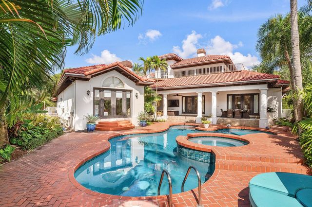 2 FIRESTONE Circle, West Palm Beach, FL 33401