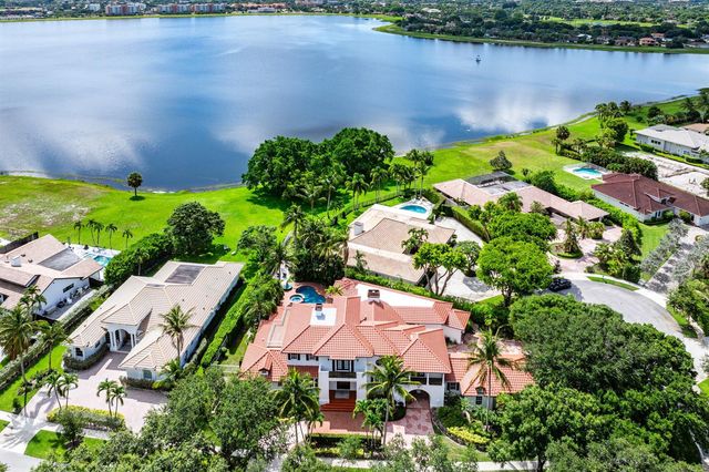 2 FIRESTONE Circle, West Palm Beach, FL 33401