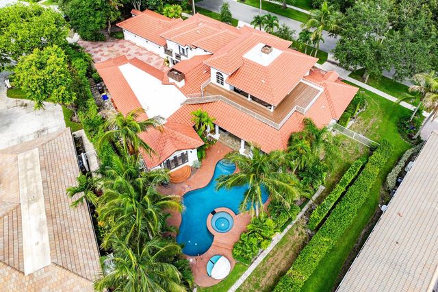 2 FIRESTONE Circle, West Palm Beach, FL 33401