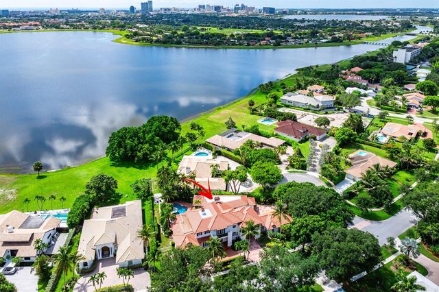 2 FIRESTONE Circle, West Palm Beach, FL 33401