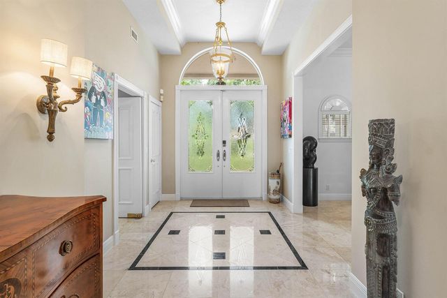 2 FIRESTONE Circle, West Palm Beach, FL 33401