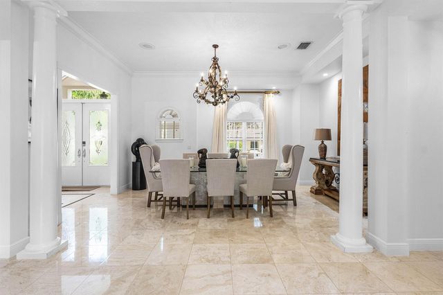 2 FIRESTONE Circle, West Palm Beach, FL 33401