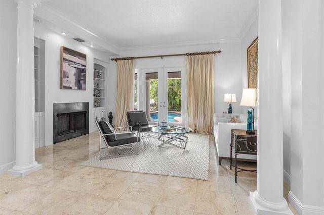 2 FIRESTONE Circle, West Palm Beach, FL 33401