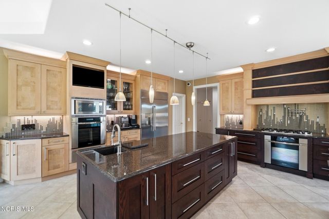 4754 Swathmore Place, Sylvania, OH 43560