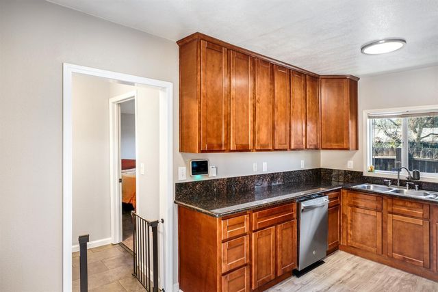 4568 9th Ave, Sacramento, CA 95820