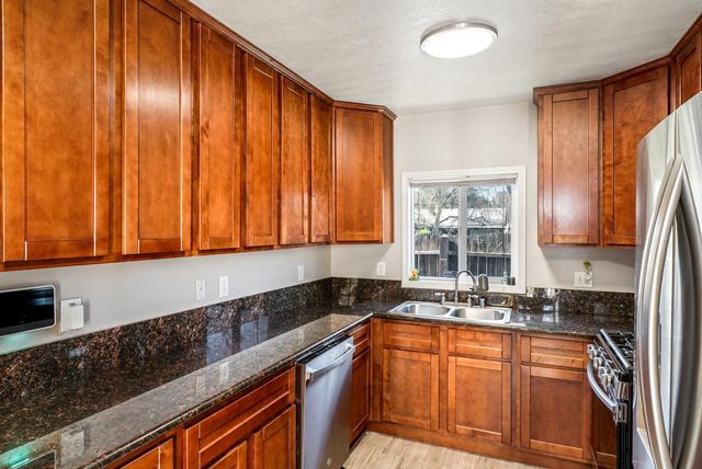 4568 9th Ave, Sacramento, CA 95820