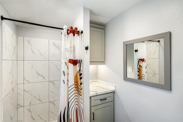 4568 9th Ave, Sacramento, CA 95820