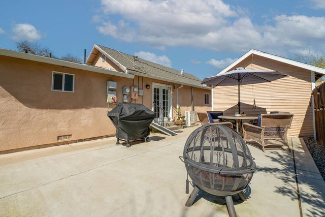 4568 9th Ave, Sacramento, CA 95820