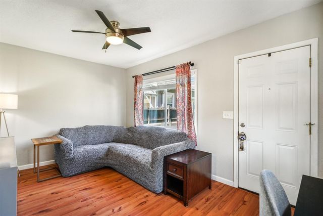 4568 9th Ave, Sacramento, CA 95820