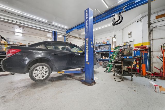 3824 W Diversey Avenue, Chicago, IL 60647