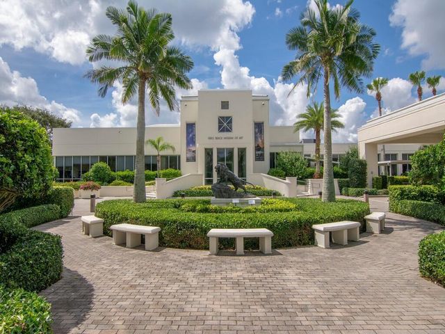 2333 Indian River Boulevard, Vero Beach, FL 32960