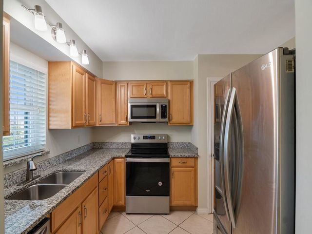 2333 Indian River Boulevard, Vero Beach, FL 32960