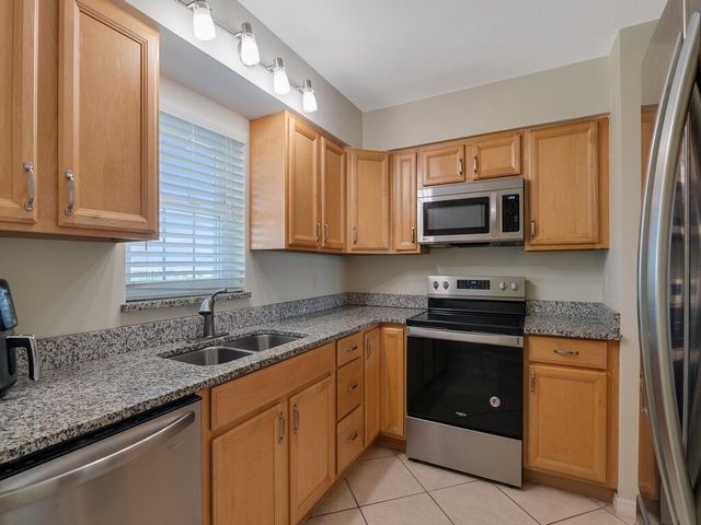 2333 Indian River Boulevard, Vero Beach, FL 32960