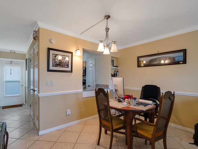 2333 Indian River Boulevard, Vero Beach, FL 32960