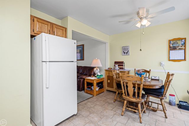 27754 Eastwick Square Road, Roseville, MI 48066