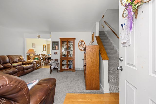 27754 Eastwick Square Road, Roseville, MI 48066