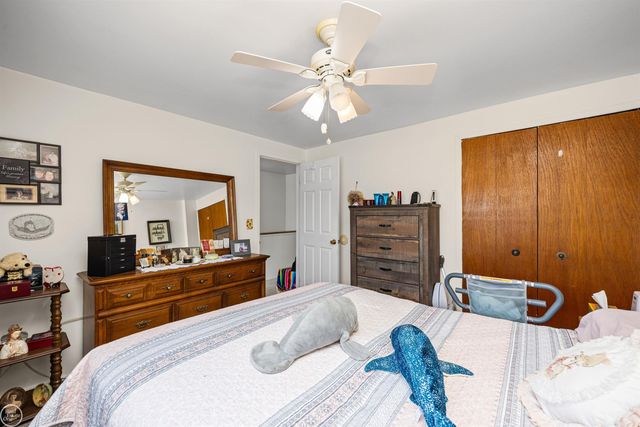 27754 Eastwick Square Road, Roseville, MI 48066