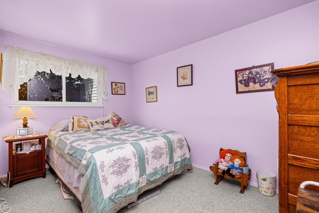 27754 Eastwick Square Road, Roseville, MI 48066