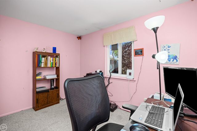 27754 Eastwick Square Road, Roseville, MI 48066